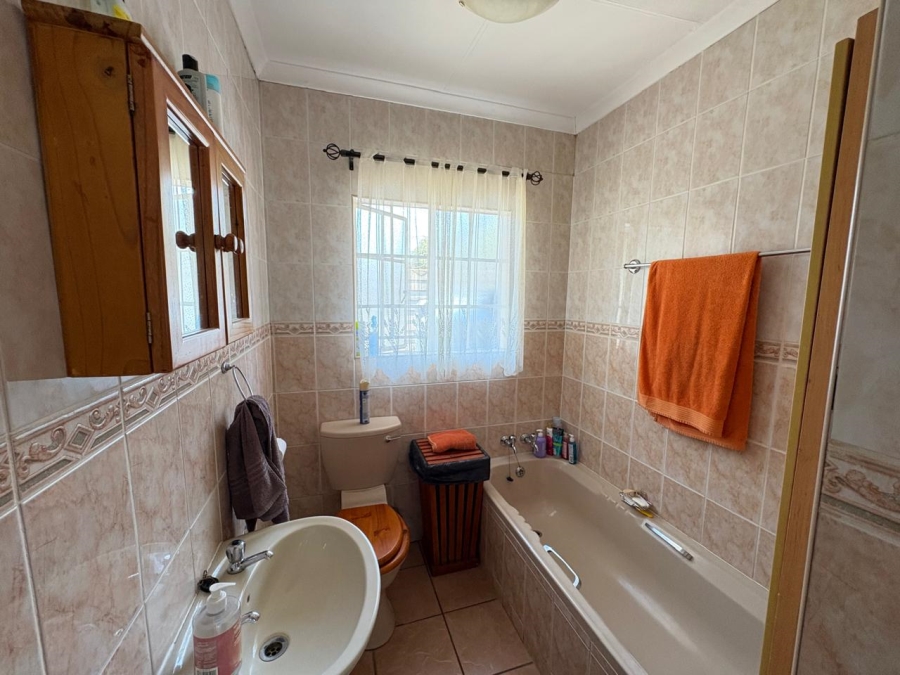 3 Bedroom Property for Sale in Protea Park North West